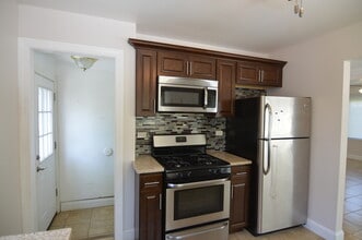 211 W State Rd in Island Lake, IL - Building Photo - Building Photo