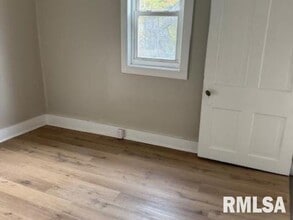 500 S Douglas Ave in Springfield, IL - Building Photo - Building Photo