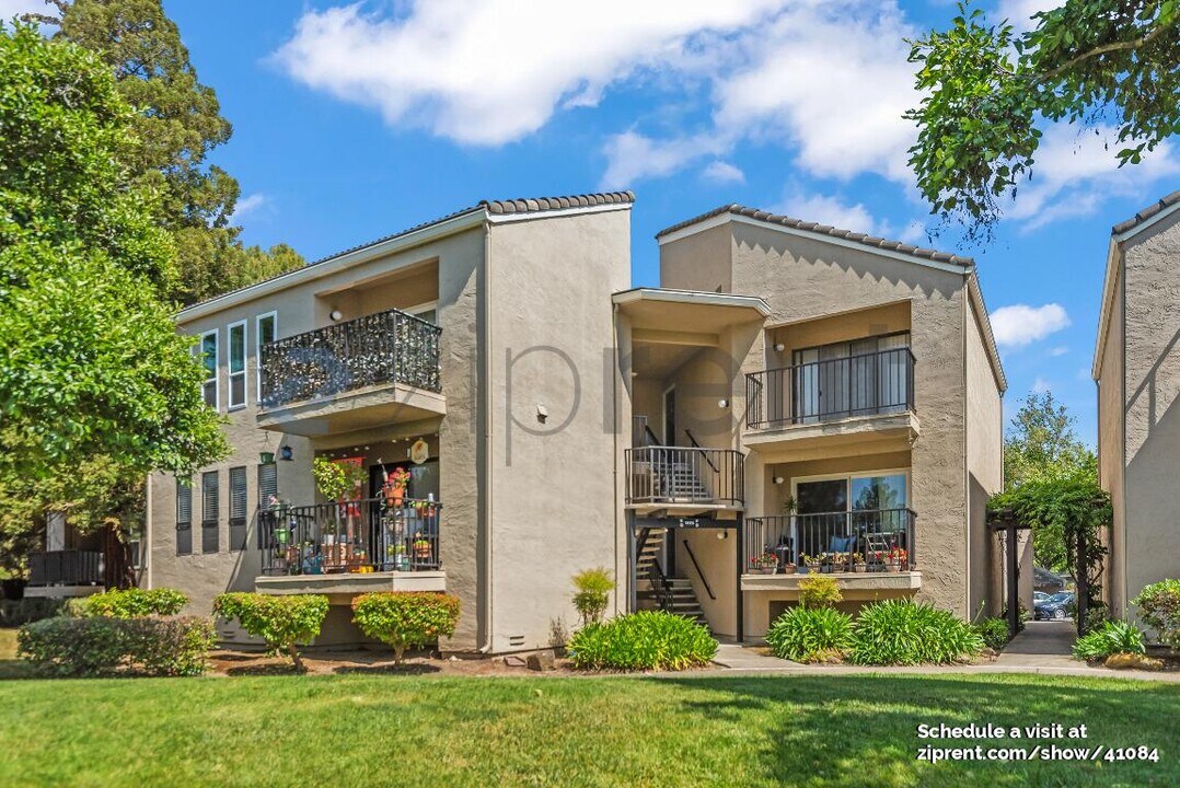 1925 Barrymore Common in Fremont, CA - Building Photo