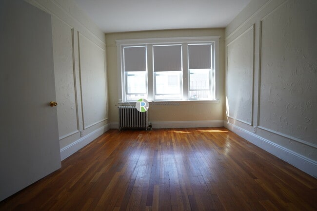 1687 Commonwealth Ave