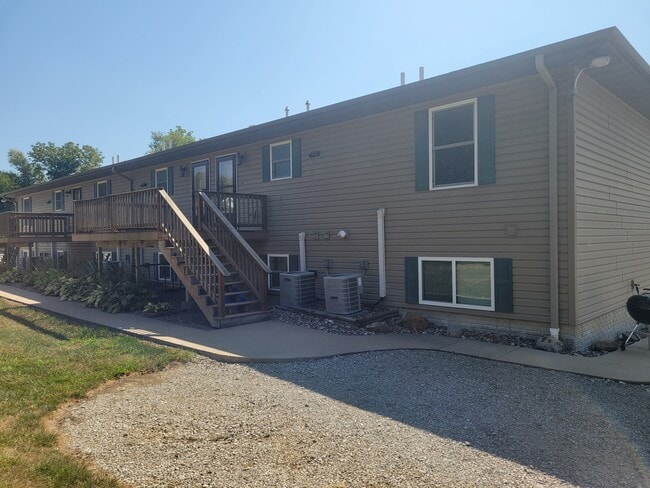 property at 1002 S Adams Ct