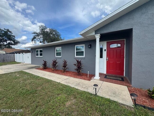 397 Oslo Dr in Deltona, FL - Building Photo - Building Photo