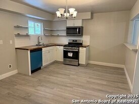 1519 Whitman Ave in San Antonio, TX - Building Photo