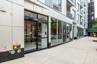 The Meridian in Long Island City, NY - Foto de edificio - Building Photo