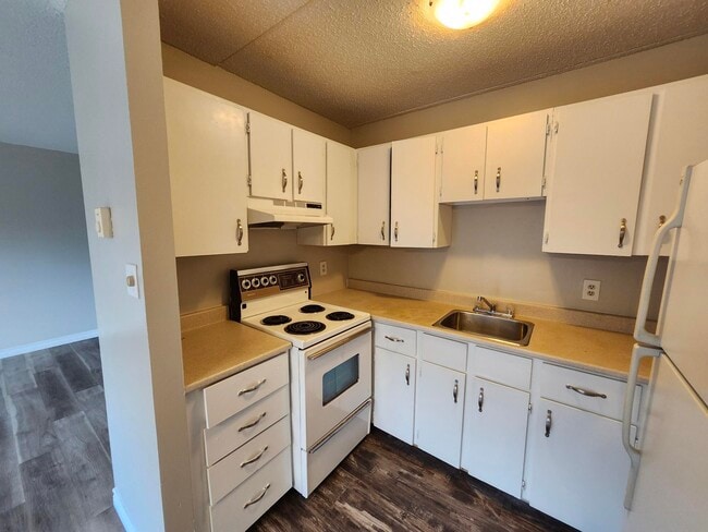 property at 411 Ellerdale St