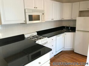 26 Hemenway St, Unit 38 in Boston, MA - Building Photo - Building Photo