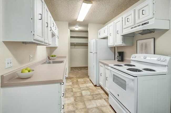 Quiet Creek in Anchorage, AK - Building Photo - Building Photo