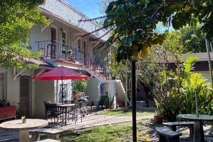 1624 SW 10th St, Unit 2 in Miami, FL - Building Photo