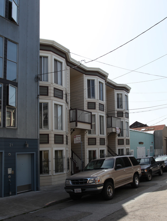 27-35 Isis St in San Francisco, CA - Building Photo - Building Photo