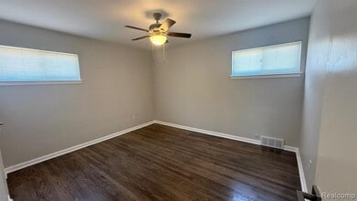 29614 Rosslyn Ave in Garden City, MI - Building Photo - Building Photo