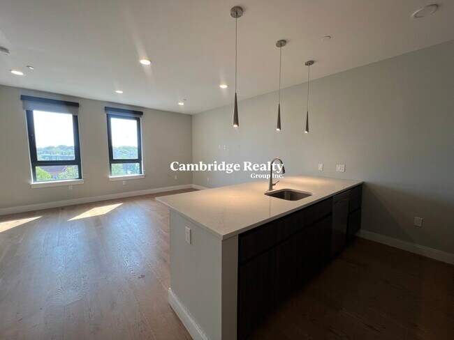 8 Central St, Unit T