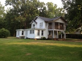 1601 E California Ave in Ruston, LA - Building Photo