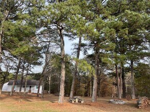 1745 Mineral Springs Rd in Hoschton, GA - Building Photo - Building Photo