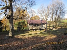 E10544 E Salem Ridge Rd in La Farge, WI - Building Photo