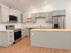 2567 Old Mission Rd in North Pole, AK - Building Photo