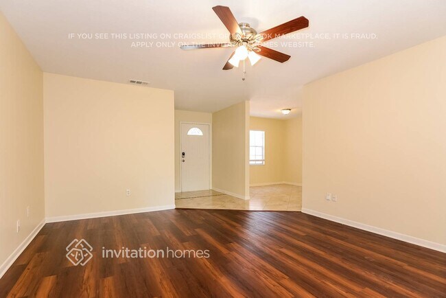 5205 Garner Pl in Seffner, FL - Foto de edificio - Building Photo