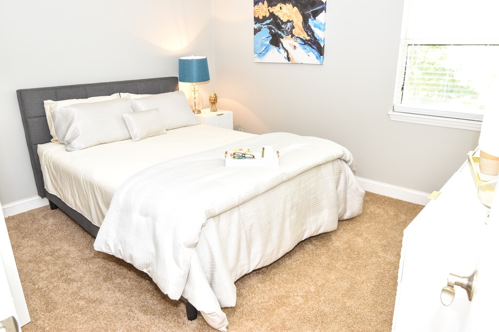 Sedgefield Square Apartments in Greensboro, NC