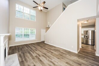 9525 Lakeview Rd in Union City, GA - Building Photo - Building Photo