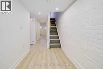 129 Curzon St in Toronto, ON - Building Photo - Building Photo