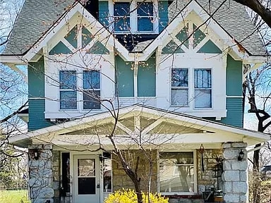 property at 2831 Harrison St