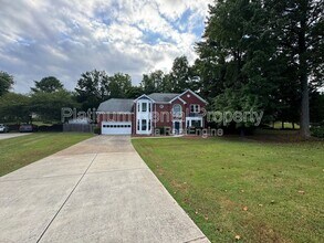1702 Stonegate Way SW in Snellville, GA - Building Photo - Building Photo