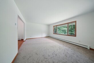 501 Burlingham Rd in Bloomingburg, NY - Building Photo - Building Photo