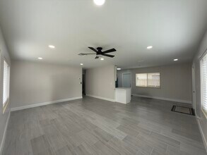 1405 N J Terrace in Lake Worth Beach, FL - Building Photo - Building Photo