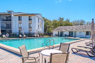 8215 Sun Spring Cir, Unit apt 23, in Orlando, FL - Building Photo - Building Photo