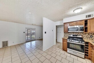 2801 Skyway Cir in Austin, TX - Building Photo - Building Photo