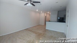 6926 Crestway Rd in San Antonio, TX - Building Photo - Building Photo