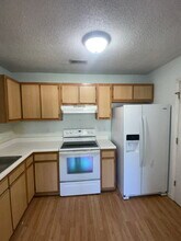 628 S Hampton Dr in Jacksonville, NC - Building Photo - Building Photo