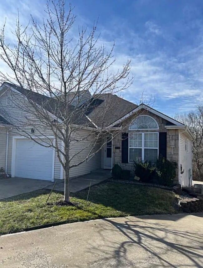 property at 1909-1911 E Susquehanna Dr