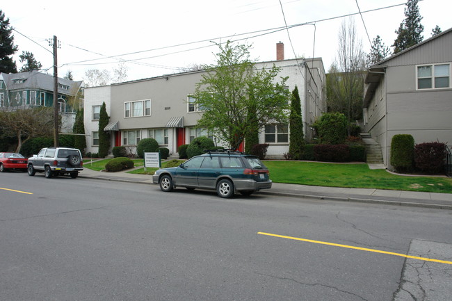 Evergreen Apartments in Spokane, WA - Foto de edificio - Building Photo