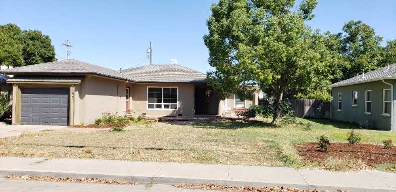 148 E Spruce St in Gridley, CA - Building Photo