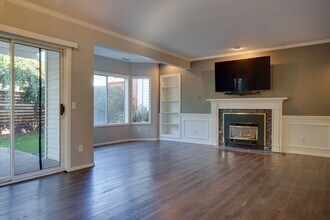 9246 S 240th Pl in Kent, WA - Building Photo - Building Photo