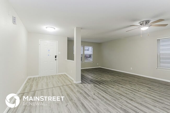 6879 Merritt Ridge Way in Avon, IN - Foto de edificio - Building Photo