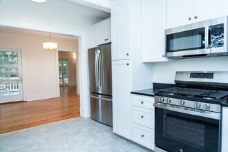 118 Oakhurst Cir in Charlottesville, VA - Building Photo - Building Photo