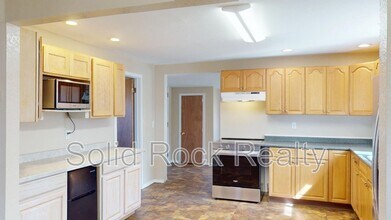 212 Karr Rd in Colorado Springs, CO - Building Photo - Building Photo