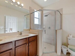 17088 SW 90th Way in Miami, FL - Building Photo - Building Photo