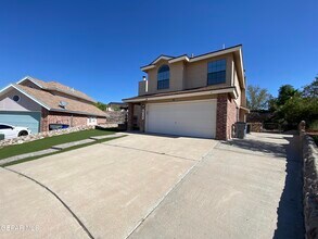 812 Merriman Dr in El Paso, TX - Building Photo - Building Photo