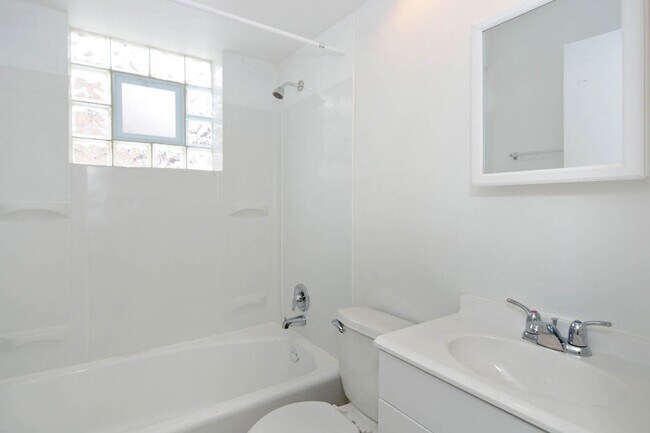 14122 S School St Riverdale, IL 60827 in Riverdale, IL - Foto de edificio - Building Photo