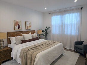 7100 Playa Vista Dr, Unit 120 in Los Angeles, CA - Building Photo - Building Photo