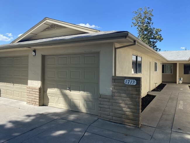 property at 1713 E Rumble Rd