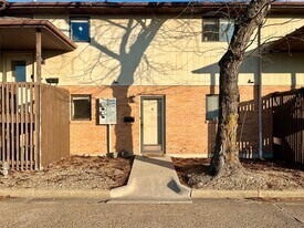 207 Eldon Ave in Cuba, MO - Building Photo