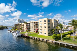 Beacon Towers in Hallandale Beach, FL - Building Photo - Building Photo