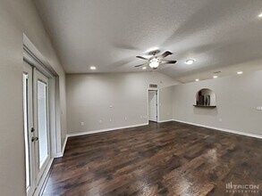 531 Brown Bear Way in St. Cloud, FL - Building Photo - Building Photo