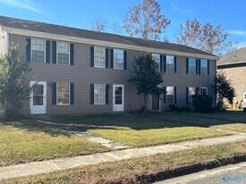 2607 Wynterhall Rd SE in Huntsville, AL - Building Photo