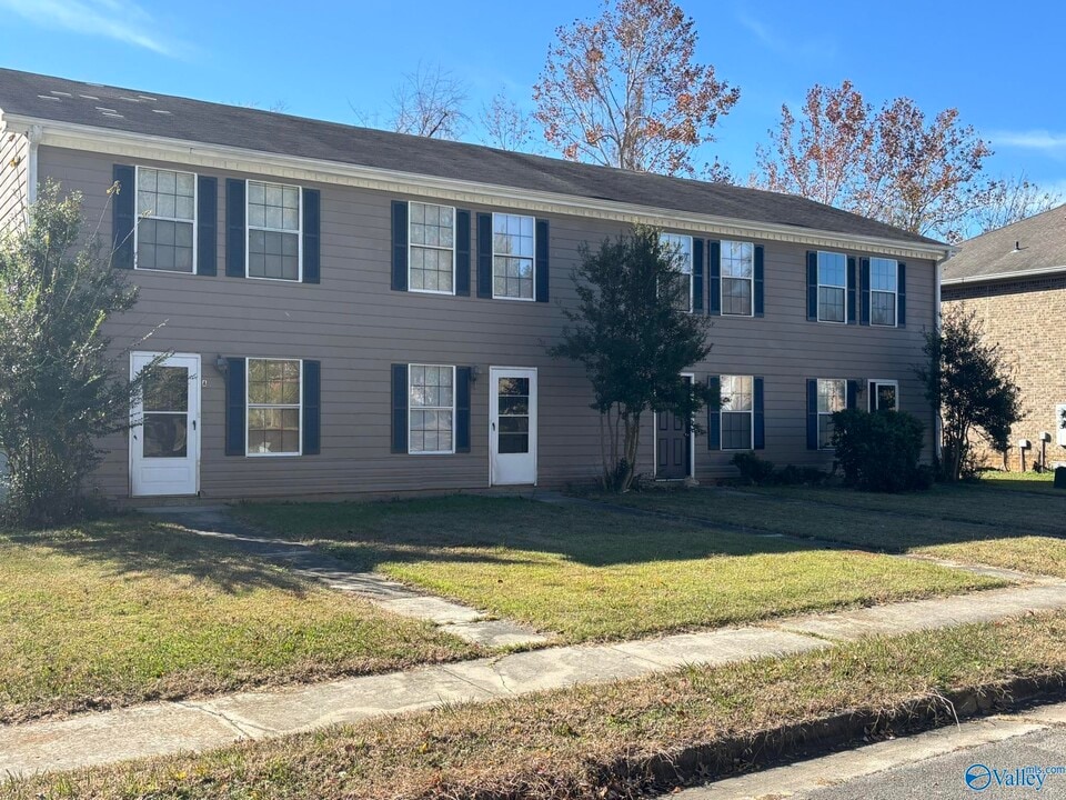 2607 Wynterhall Rd SE in Huntsville, AL - Building Photo