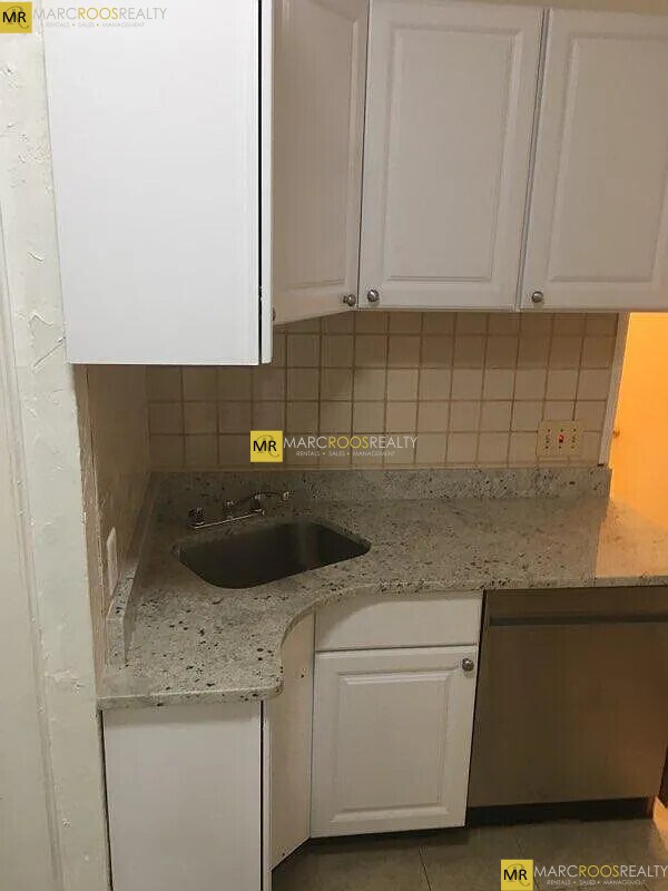 4 Adella Pl, Unit #1 in Boston, MA - Building Photo - Building Photo