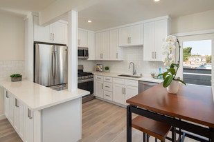 Pacific Apartment Homes in Manhattan Beach, CA - Building Photo